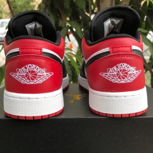 Nike Air Jordan 1 Low Bred Toe Chicago Red Size GS 6.5Y BRAND NEW without box - Picture 3 of 5
